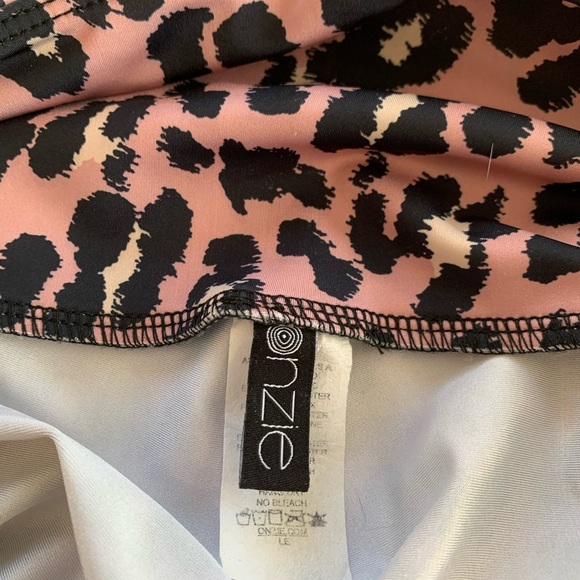 Pink cheetah legging - Picture 4 of 4